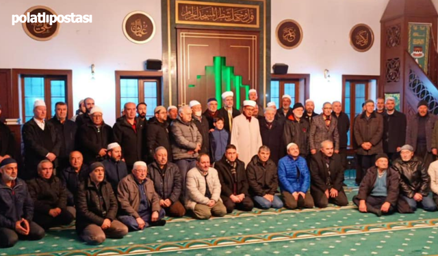 Zeynep Saleh Alp Camii'nde Sabah Namazı ve Maneviyat Buluşması