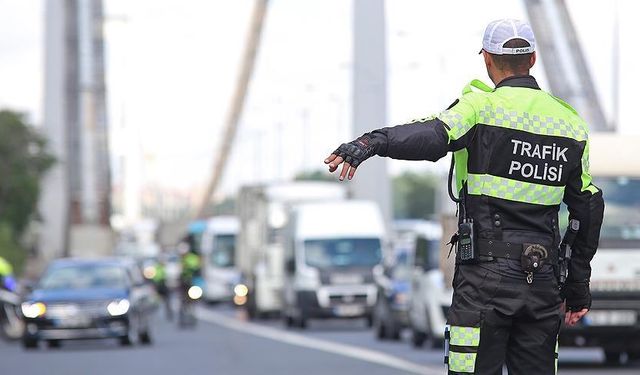 Trafik denetimlerinde 506 bin araç ve sürücüye i̇şlem yapıldı