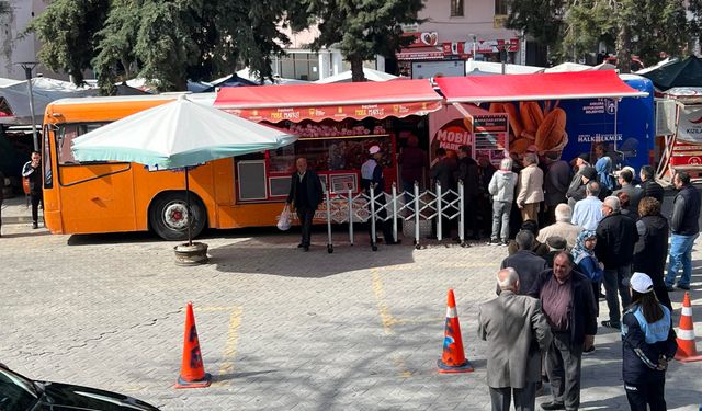 Başkent Mobil Market Ayaş’ta uygun fiyatlı et satışı yaptı