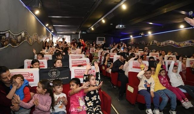 Beypazarı’nda, Gezen Sinema Tırı çocuklarla buluştu