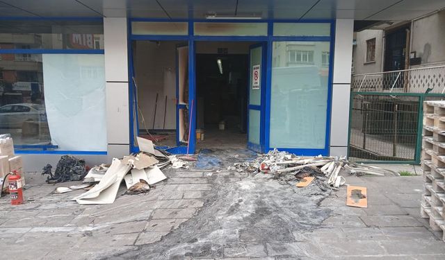 Ankara'da zincir market deposunda korkutan yangın!
