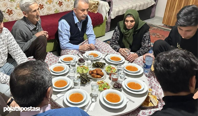 Çamlıdere Belediyesi'nden gönül sofrasında iftar bereketi! Ramazan'ın huzuru köken ailesiyle paylaşıldı!