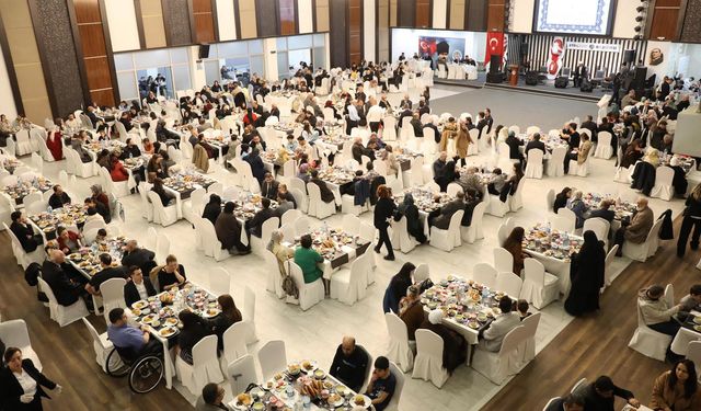 Etimesgut Belediyesinden şehit aileleri ve gazilere onur i̇ftarı
