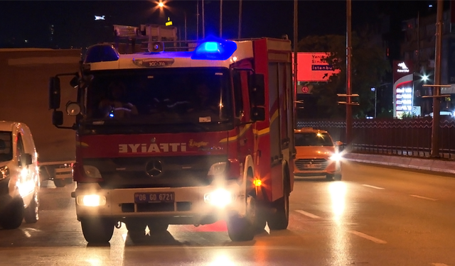 Keçiören’de bir binanın terasında korkutan yangın!