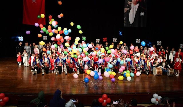 Necmettin Erbakan Kültür Merkezi’nde 23 Nisan coşkusu