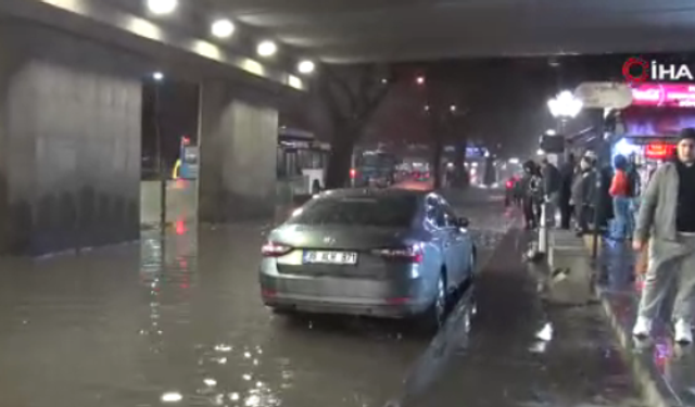 Ankara’da sağanak yağış hayatı felç etti: Yollar göle döndü