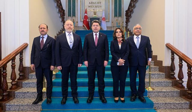 Bakan Tunç, DEM Parti ile bir araya geldi