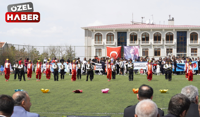 Bala'da 23 Nisan'da ödüller ve geleneksel oyunlar bir aradaydı