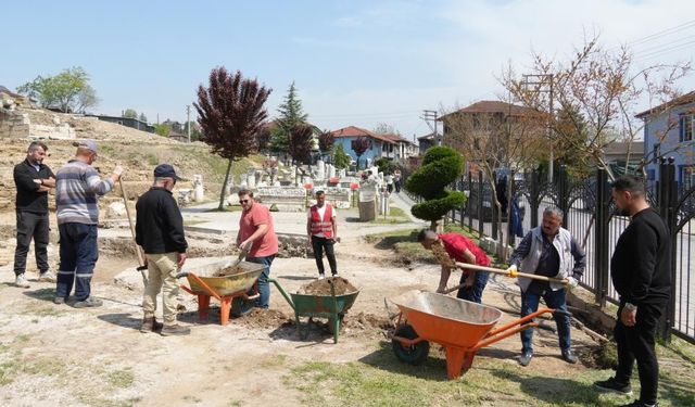 Belediye personelleri kazı çalışmalarına gönüllü olarak katılıyor