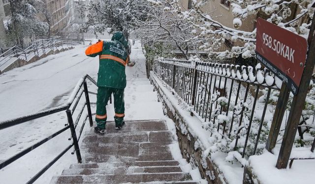 Ankara'da ekipler iş başında: Yollar artık daha güvenli