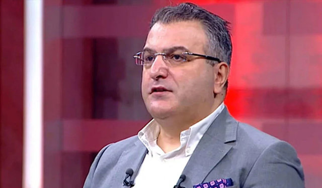 Cem Küçük canlı yayında ağzından kaçırdı: Panikle düzeltti!