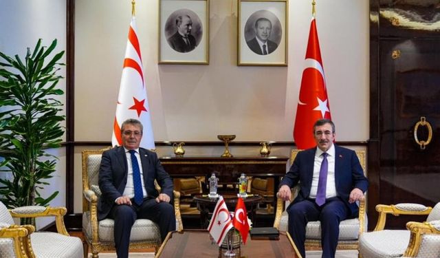 Cumhurbaşkanı Yardımcısı Yılmaz, KKTC Başbakanı Ünal Üstel ile bir araya geldi