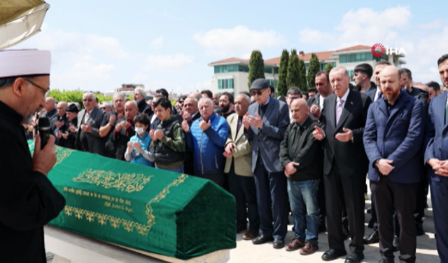 Cumhurbaşkanı Erdoğan, Arapça hocasının cenaze namazına katıldı