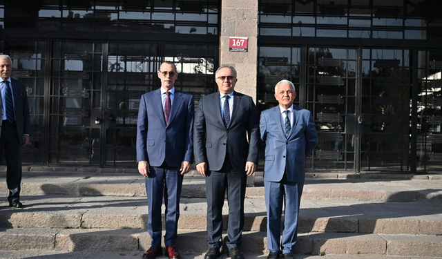 Erdal Beşikcioğlu’ndan Mamak Kültür Merkezi’ne ziyaret