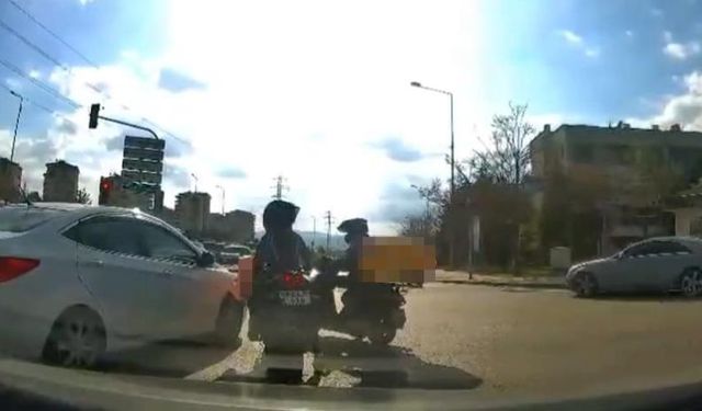 Başkentte film sahnelerini aratmayan kavga: Kadın kurye, saldırgana kafa attı!