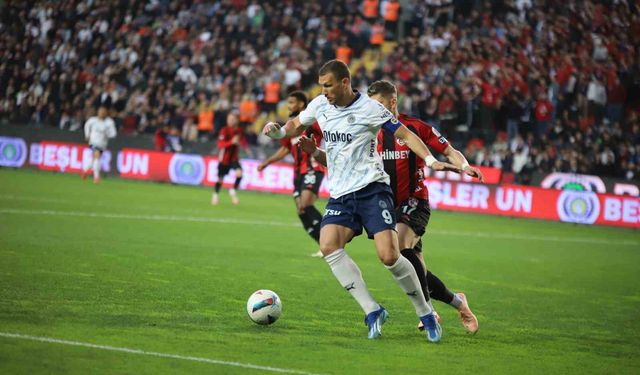 Gaziantep FK: 1 - Fenerbahçe: 0 (ilk yarı)