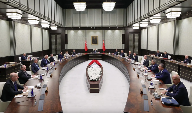 Kabine toplanıyor: Gündemde deprem, ekonomi ve terörle mücadele var