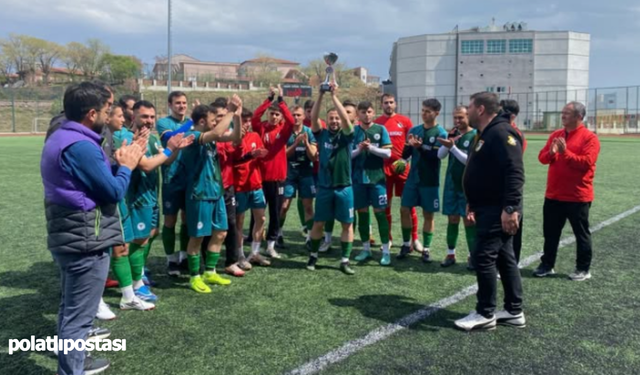 Kızılcahamam Belediyespor şampiyonluk kupasını kaldırdı, playoff mücadelesi devam ediyor!