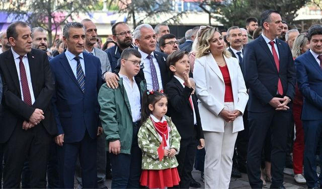 Mamak Belediyesi'nde çelenk sunma töreni gerçekleştirildi