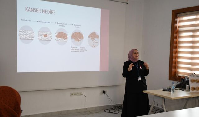 Mamaklı kadınlara meme kanseri eğitimi verildi
