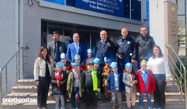 Miniklerden anlamlı ziyaret: Altındağ'da anaokulu öğrencileri Polis haftasını kutladı