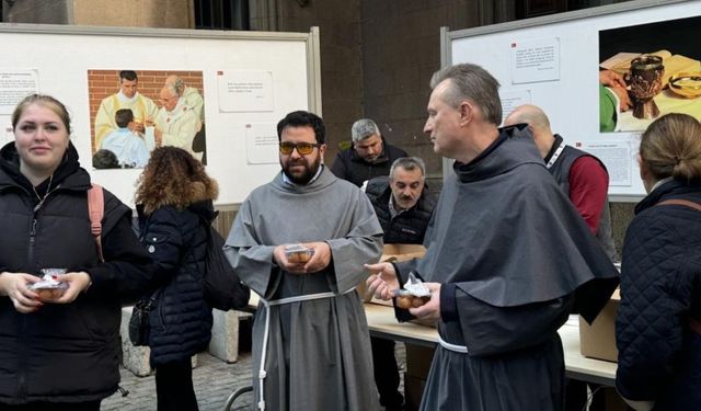 Papa Franciscus için lokma dağıtıldı