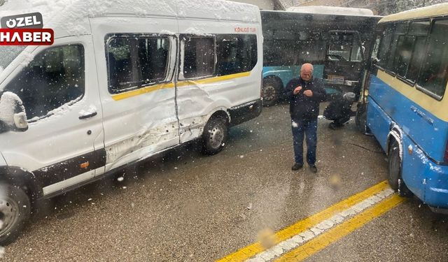 Ankara'da etkili olan kar yağışı kazaları beraberinde getirdi