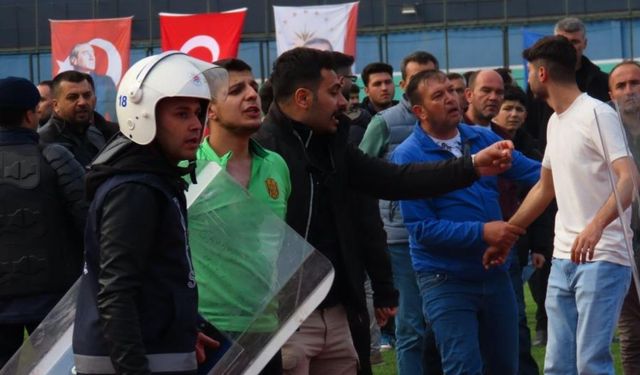 Amatör maçta taraftarlar arasında kavga çıktı