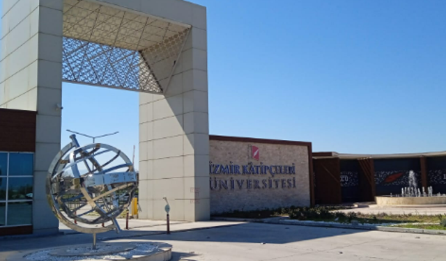 Üniversitedeki etkinlikte HÜDA-PAR bayrağı krizi