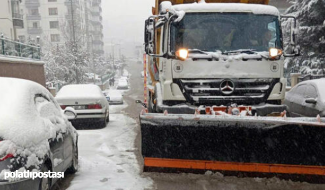 Yenimahalle'de Nisan karı hayatı durdurmadı! Belediye ekipleri alarmda
