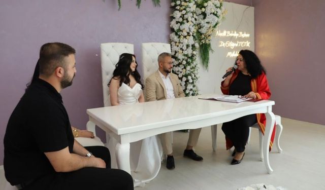 Nikah salonlarında 05.05.2025 çılgınlığı: Çiftler akın etti!