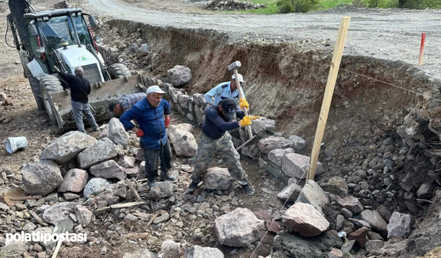 Çamlıdere'de yeni imar yolu ve taş duvar çalışmaları başladı