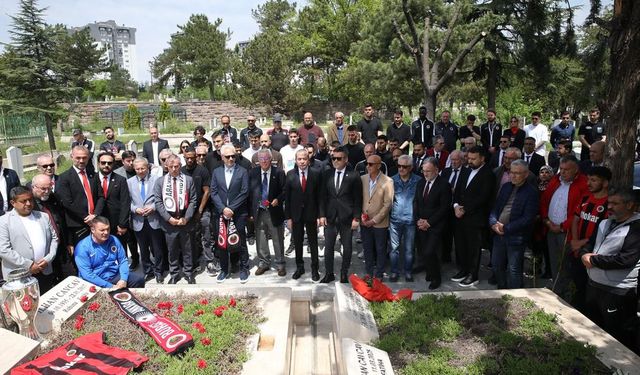 Gençlerbirliği Kulübü, İlhan Cavcav'ın mezarını ziyaret etti