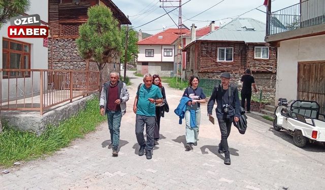 Güdül'de doğa ile kültür buluştu! Akademisyenlerden kolektif yaşama ziyaret