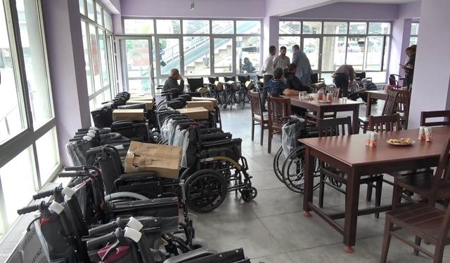 İhtiyaç Sahibi engelli bireyler bayramı sandalyeleriyle karşılıyor