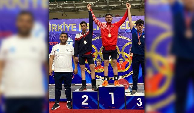 Kahramankazan Belediyespor halterde Türkiye şampiyonu çıkardı