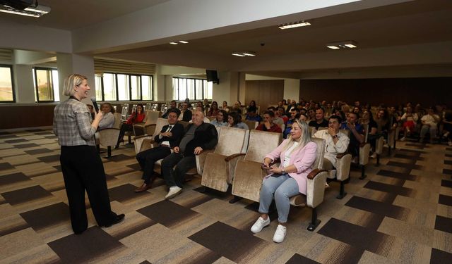 Yenimahalle Belediyesi personeline 'Kamuda Etik' eğitimi verildi