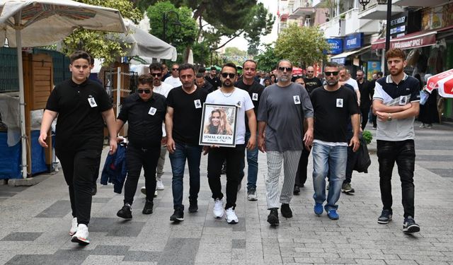 Kansere yenik düşen ünlü şarkıcı toprağa verildi