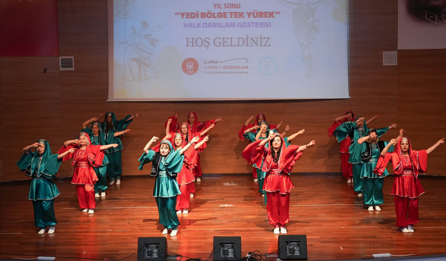 Keçiören Halk Oyunları Topluluğu’ndan “Yedi Bölge Tek Yürek” gösterisi