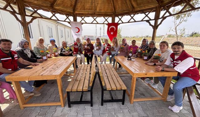 Kızılay, deprem bölgesindeki anneleri unutmadı
