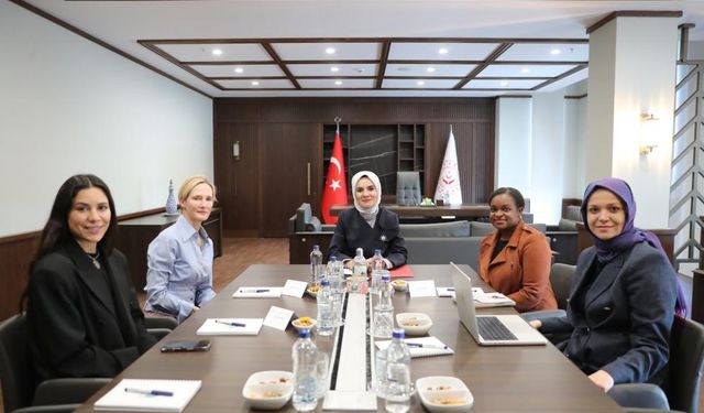 Bakan Göktaş, dijital güvenlik için Meta ile görüştü