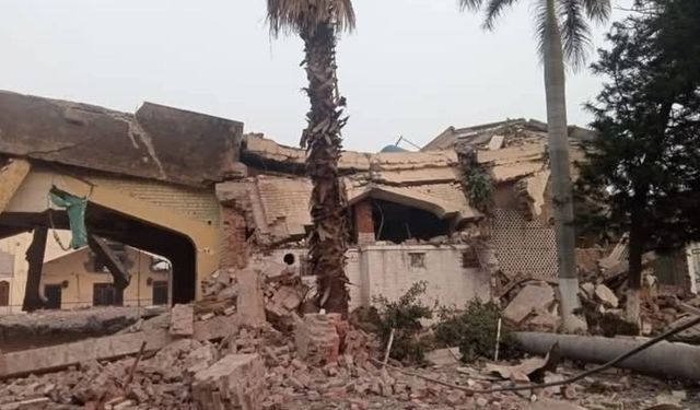 Hindistan-Pakistan hattında sınır ötesi çatışmalar can aldı