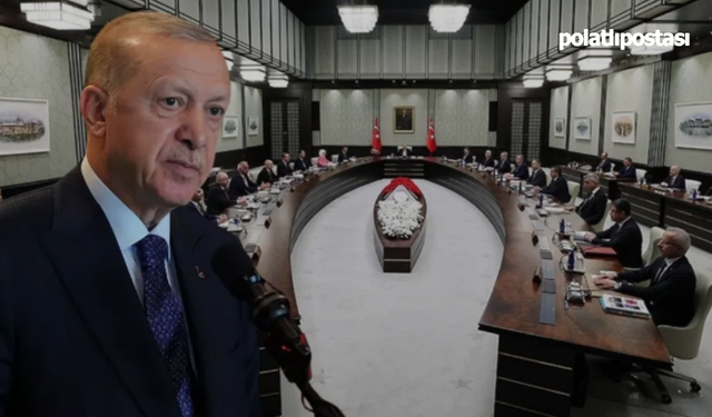 Ak Partili eski vekil kabinede değişmeyecek tek bakanı açıkladı