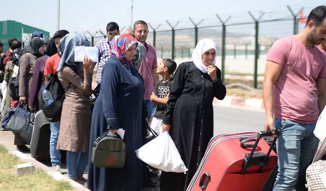 Bayram öncesi Suriye'ye toplu dönüş