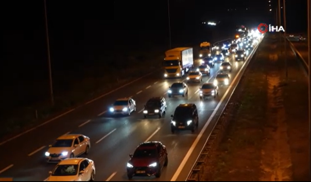 Bayram yolculuğu başladı: Trafik durma noktasına geldi!