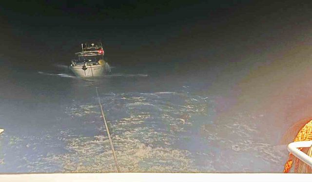 Muğla Dalaman açıklarında sürüklenen tekne kurtarıldı