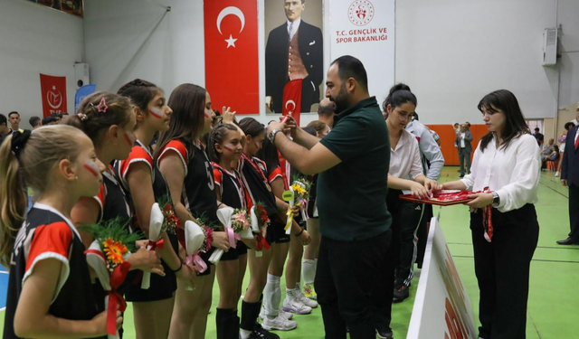 Etimesgut Belediyesi Mini Voleybol Takımı Ankara şampiyonu oldu