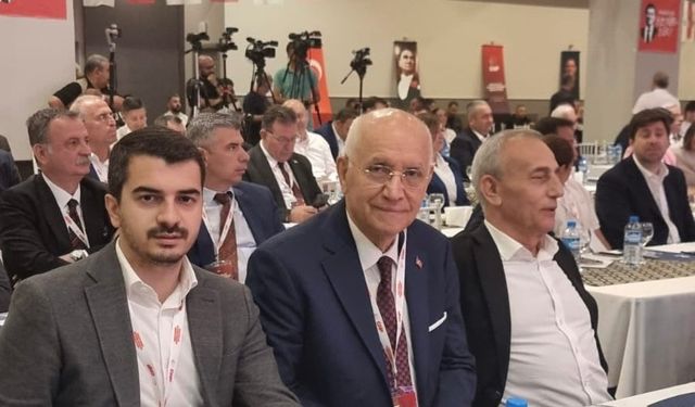 Fethi Yaşar, nüfusu 100 bin üstü CHP'li ilçe belediye başkanları toplantısında