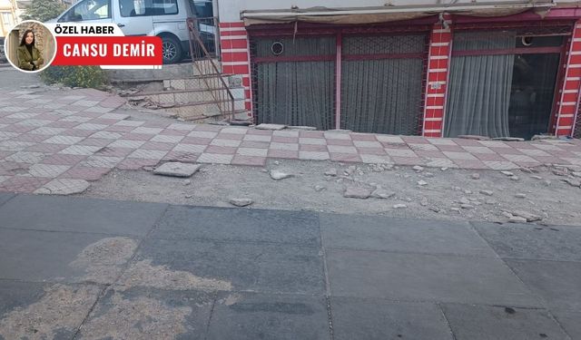 Keçiören'de kaldırım sorunu: Taşlar yollara savruldu