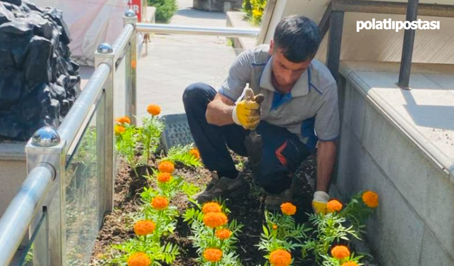 Kızılcahamam 30 bin çiçekle bahara merhaba diyor